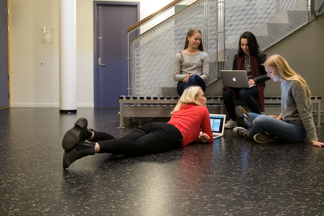 studenten-gang-school