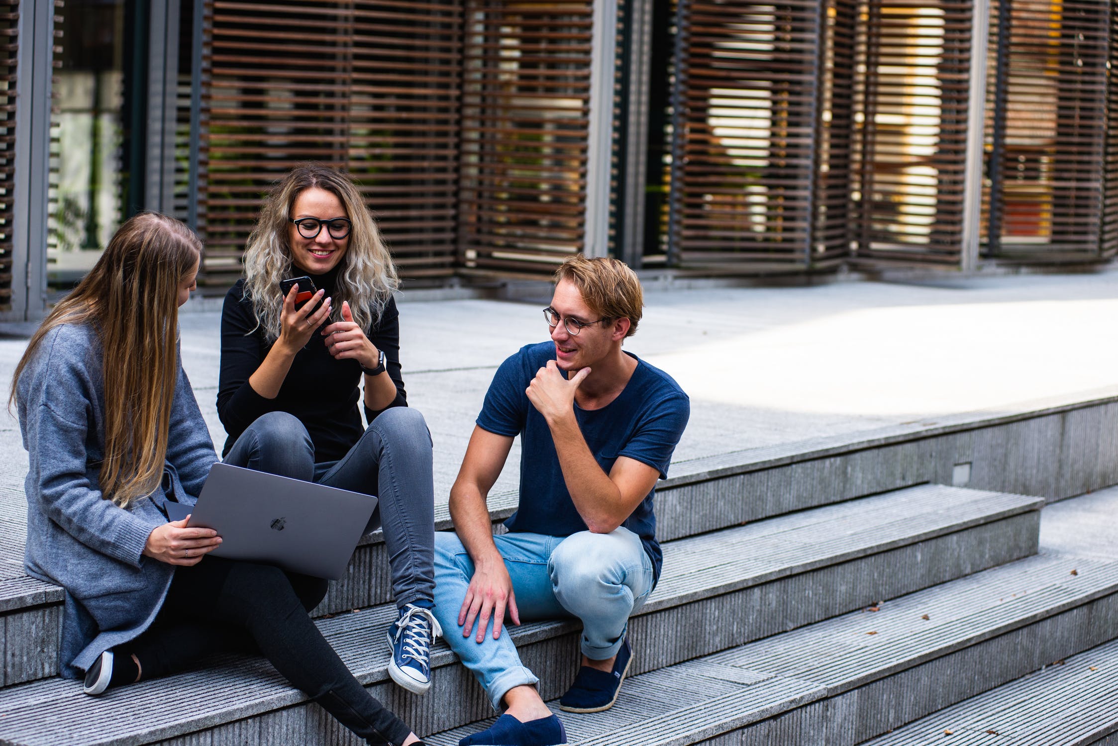 studenten-op-trap